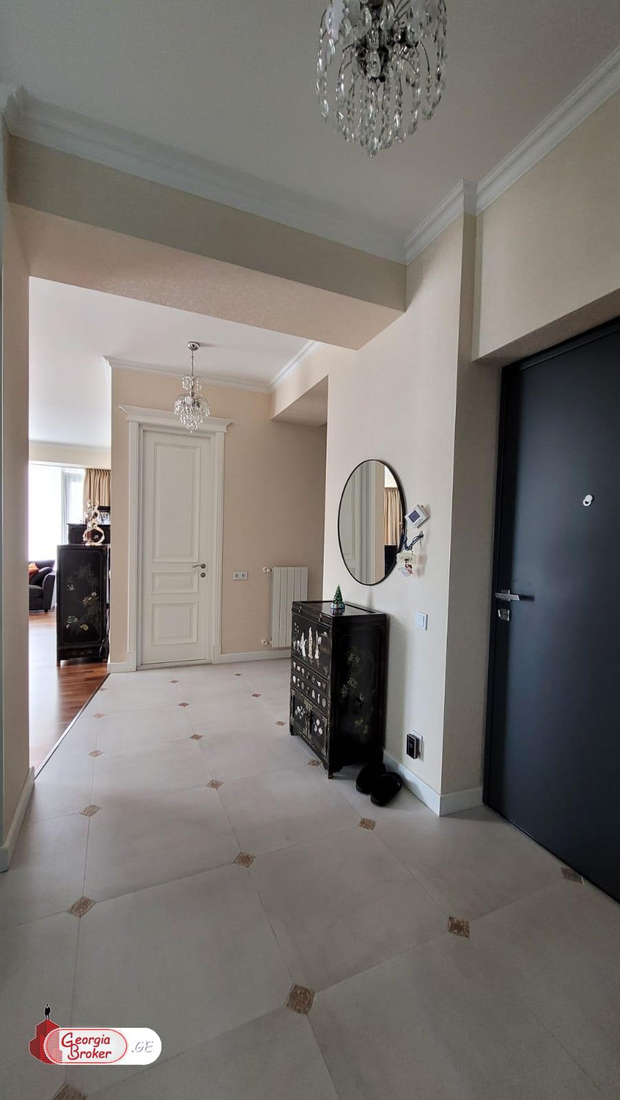 იყიდება ახალი გარემონტებული 5 ოთახიანი ბინა დომუსში, თამარაშვილზე